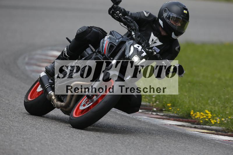 /Archiv-2024/29 12.06.2024 MOTO.CH Track Day ADR/Gruppe gelb/41